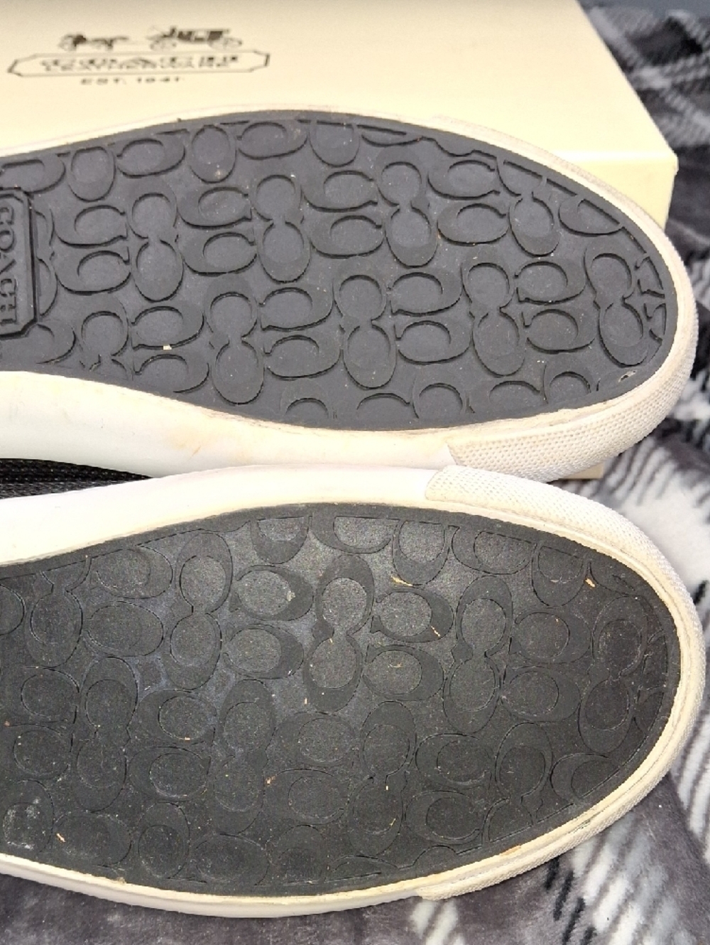 Vintage Coach Black and White Low-Top Sequin Sneakers - Picture 13 of 17